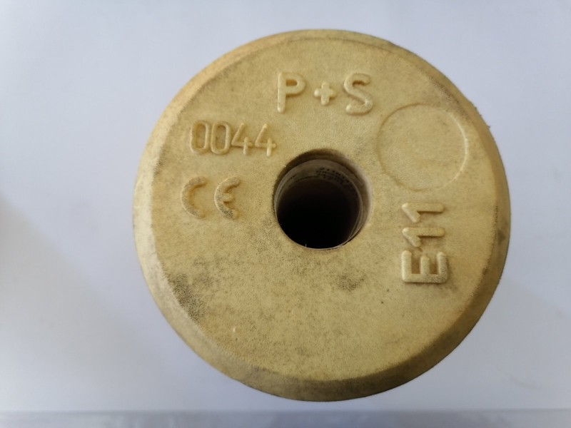 Nárazník P+S polyurethan E11 s oceľovou platňou